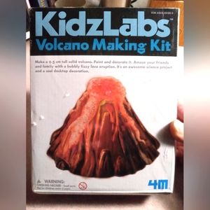 Kidzlabs volcano making kit